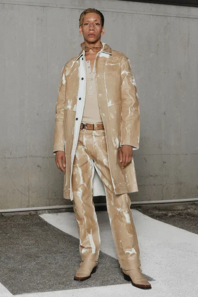 Look 24